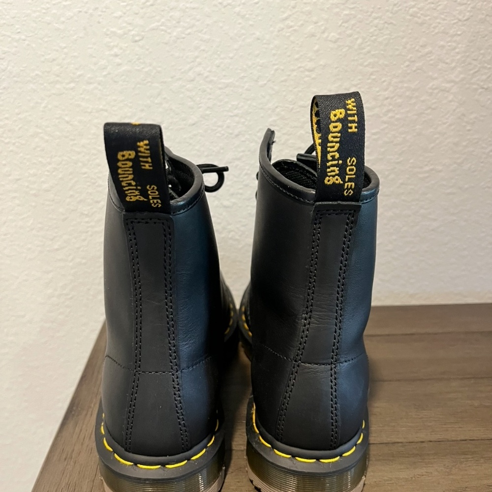 Men's Dr. Martens Slip Resistant Steel Toe Boots Size 9 - Picture 3 of 5